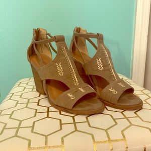 Maurices Olive green heels